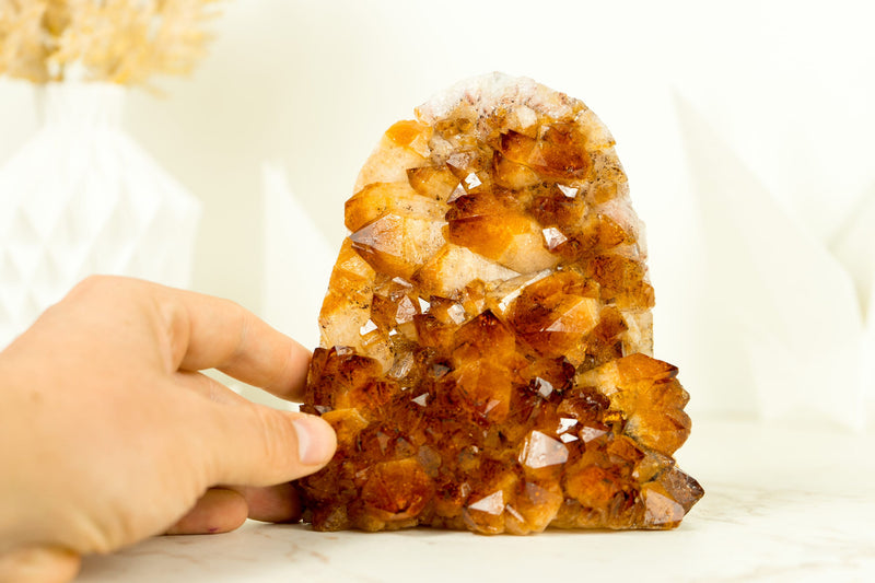 Citrin-Kristallcluster mit AAA-goldorangefarbenem Citrin-Drusen, freistehend