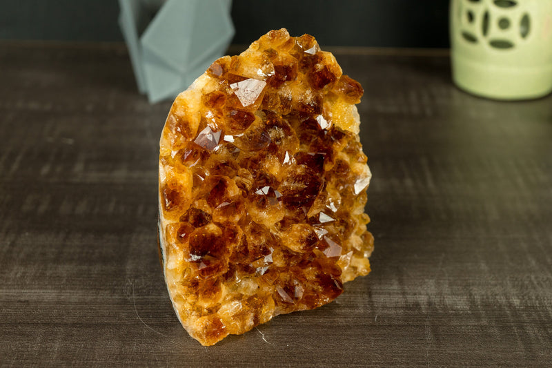 AAA-Citrin-Cluster mit Madeira-Citrin-Druse, freistehend