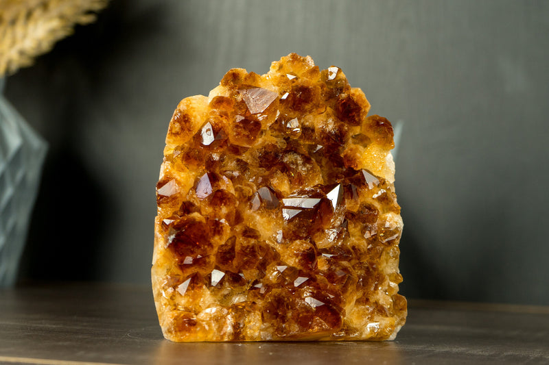 AAA-Citrin-Cluster mit Madeira-Citrin-Druse, freistehend