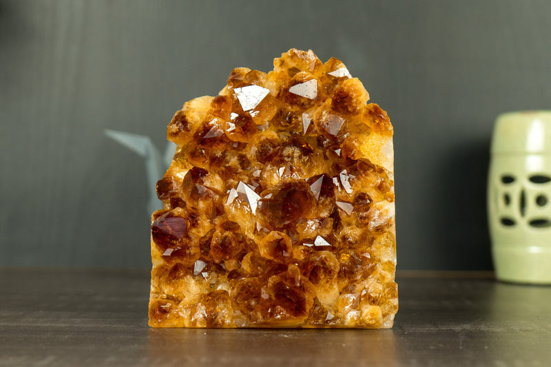 AAA-Citrin-Cluster mit Madeira-Citrin-Druse, freistehend