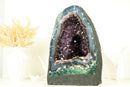 Natürliche blau gebänderte Achat-Geode mit seltener tiefvioletter Amethyst-Krone