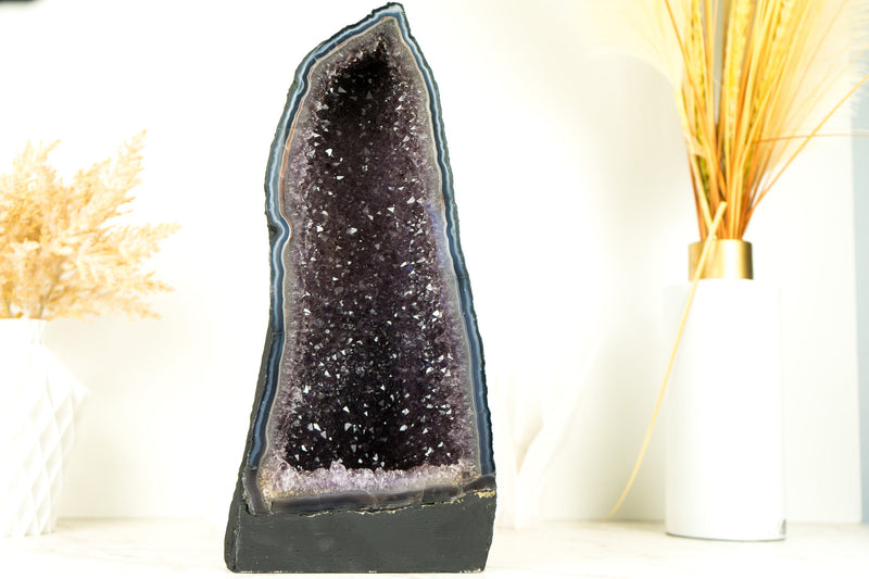 Natürliche blaue Spitzenachat-Geode mit funkelndem Lavendel-Amethyst