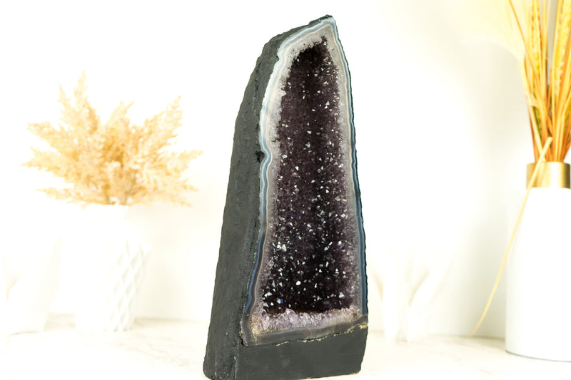 Natürliche blaue Spitzenachat-Geode mit funkelndem Lavendel-Amethyst