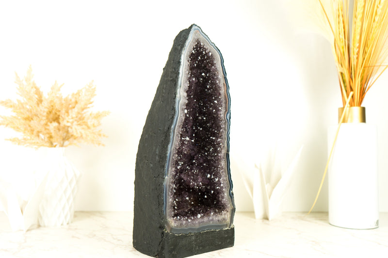 Paar natürliche blaue Spitzenachat-Geoden mit funkelndem Lavendel-Amethyst, ein dekoratives Mittelstück