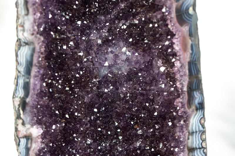 Fantastische Amethyst-Kathedralgeode, mit Spitzenachat, violettem Amethyst und Calcit, große und hohe Geode