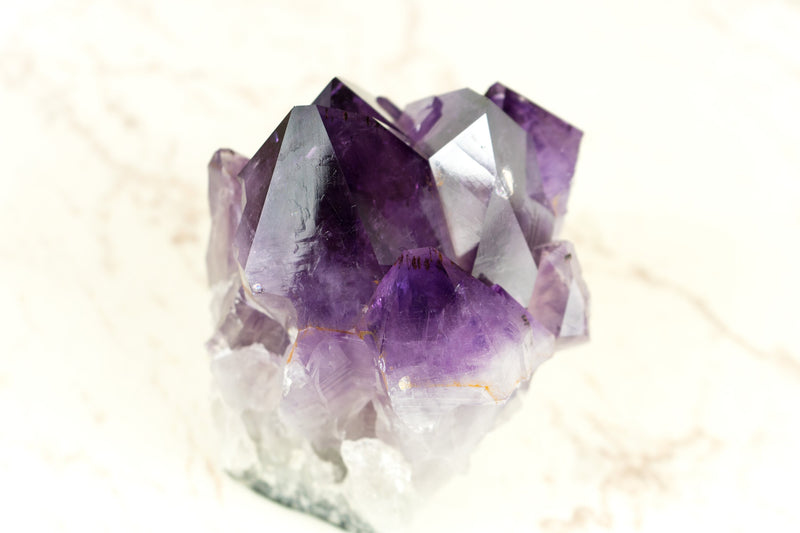 Dunkel gesättigter Amethyst-Cluster mit AAA-lila Amethyst-Druzy-Punkten