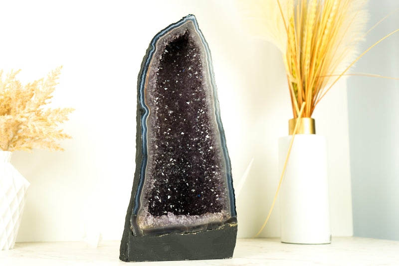 Natürliche blaue Spitzenachat-Geode mit funkelndem Lavendel-Amethyst