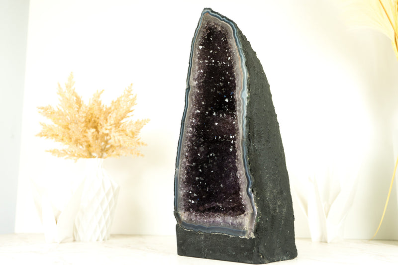 Paar natürliche blaue Spitzenachat-Geoden mit funkelndem Lavendel-Amethyst, ein dekoratives Mittelstück
