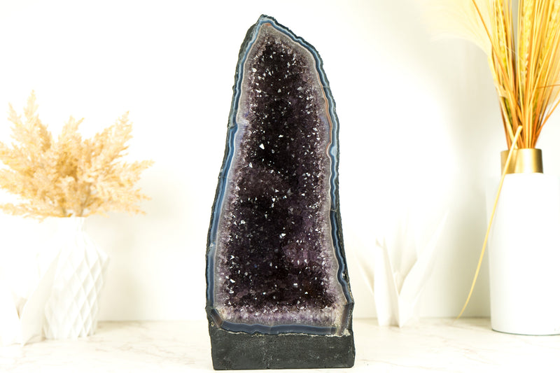 Paar natürliche blaue Spitzenachat-Geoden mit funkelndem Lavendel-Amethyst, ein dekoratives Mittelstück
