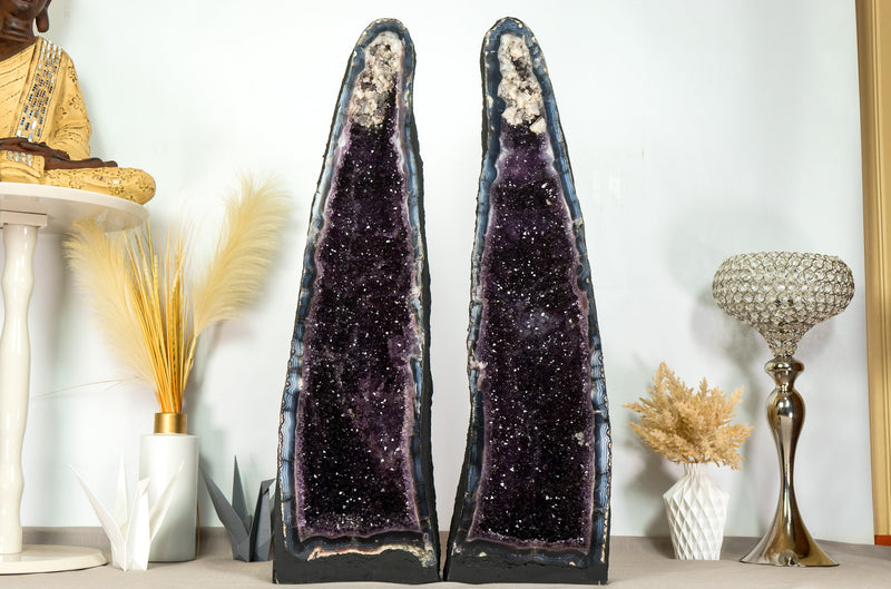 Fantastisches Paar Amethyst-Kathedralgeoden, mit Spitzenachat, violettem Amethyst und Calcit, große und hohe Geode