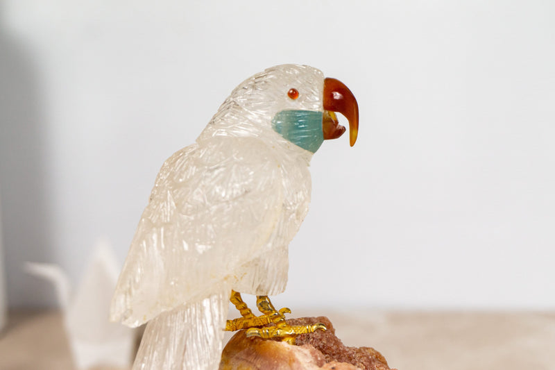 Handgefertigte Vogelschnitzerei aus Sodalith und rosa Quarzkristall: Skulptur eines Papageienpaares vom weltberühmten Schnitzer Venturini