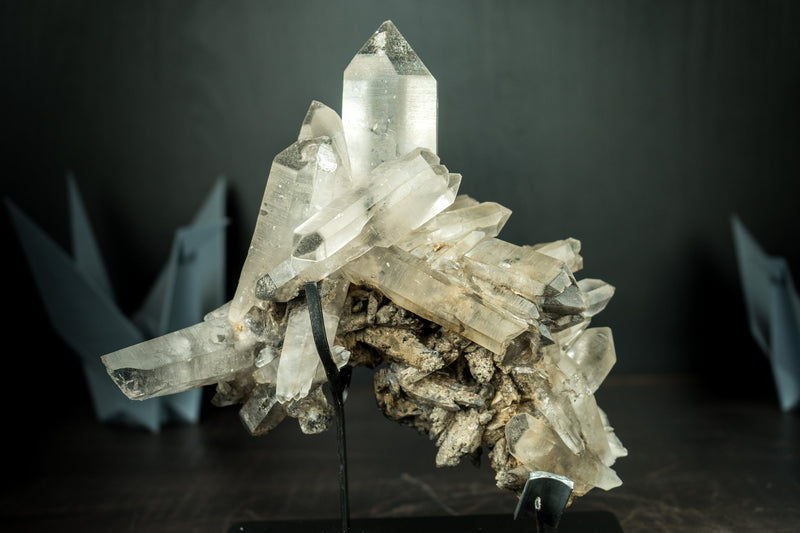 Lemurianischer Saatkristall-Cluster in Galeriequalität mit grauem Dreamcoat-Lithium-Phantom, ganz natürlich – 9,5 Zoll, 5,6 Pfund