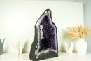 Wunderschöne Amethyst-Geode mit tiefvioletter Amethyst-Druse, blauem Spitzenachat und Kalzitformation