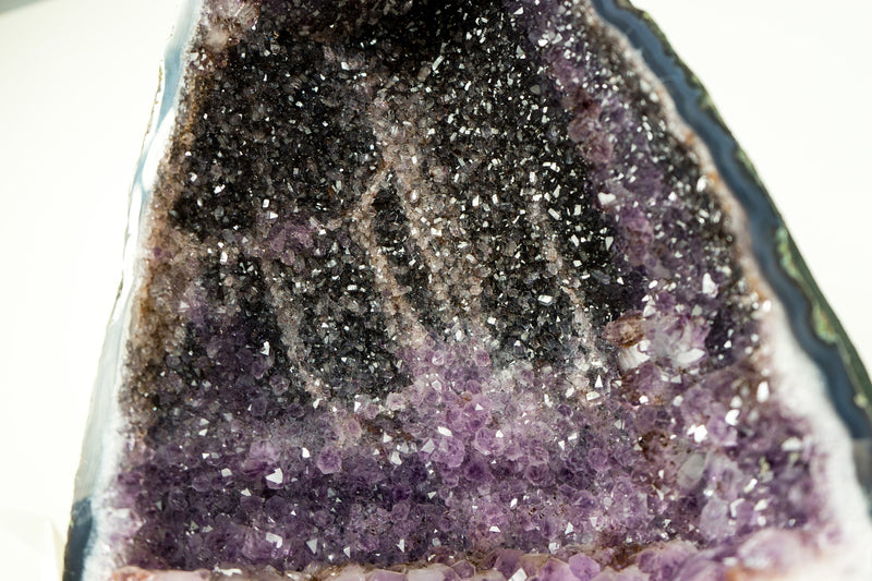 Natürliche Galaxy Amethyst Geode mit seltenem zweifarbigen Amethyst Druzy und blau gebändertem Achat