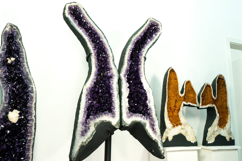 Riesige 6,4 Fuß tiefviolette Amethyst-Geodenflügel