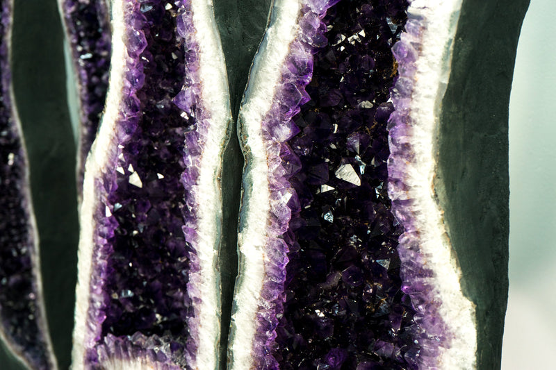 Riesige 6,4 Fuß tiefviolette Amethyst-Geodenflügel
